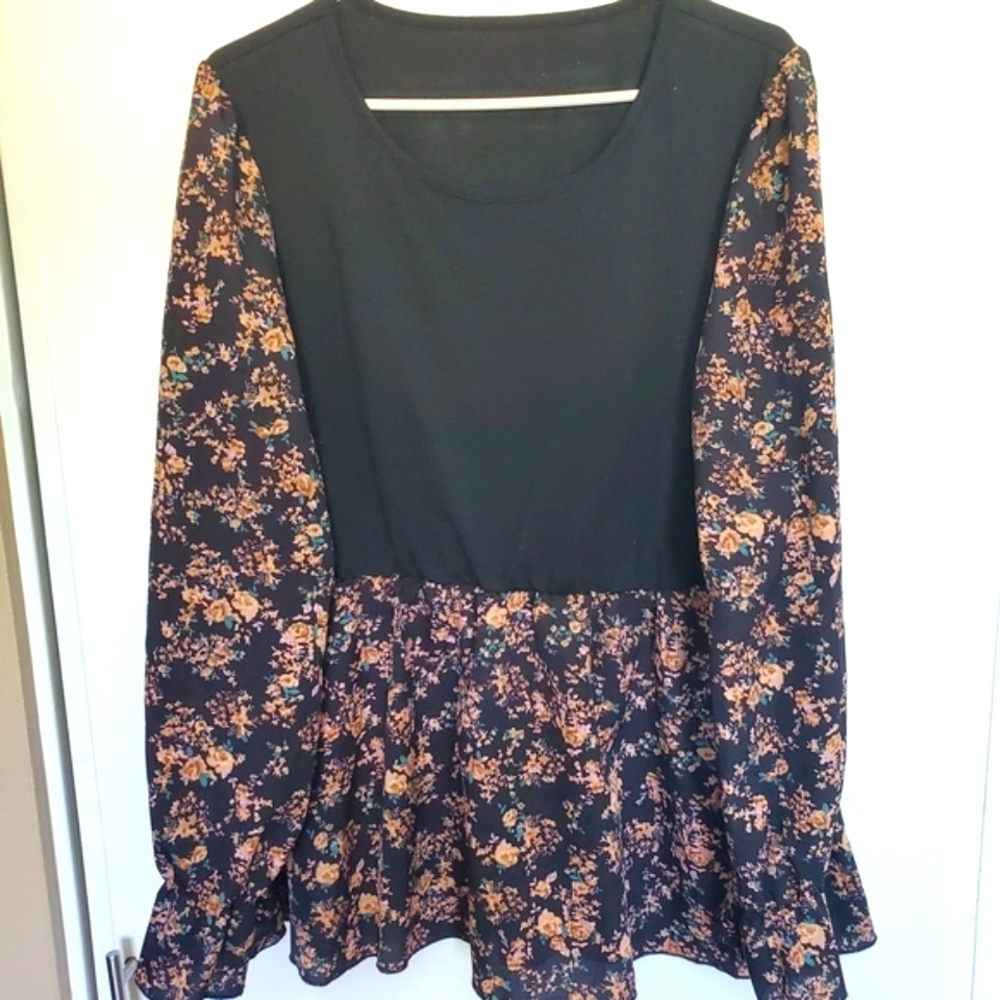 Source Unknown Black Floral Blouse